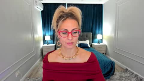 Diana online show from December 2025 11:26:02 AM