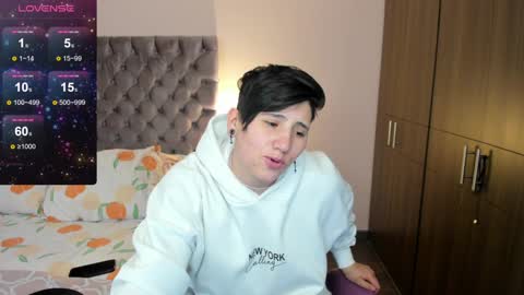 Snapshot of musicayluna chatting on December 2024 10:58:01 PM VALENTINA Luna online show from December 2024 10:58:01 PM