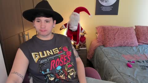 Snapshot of musicayluna chatting on December 2024 11:44:01 AM VALENTINA Luna online show from December 2024 11:44:01 AM
