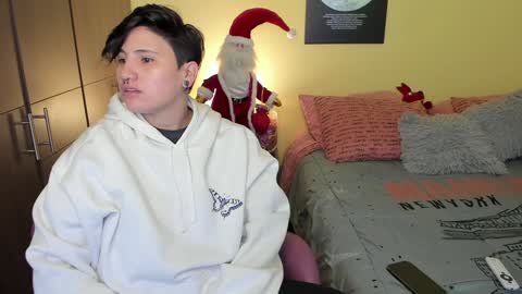 Snapshot of musicayluna chatting on December 2024 09:49:01 AM VALENTINA Luna online show from December 2024 09:49:01 AM