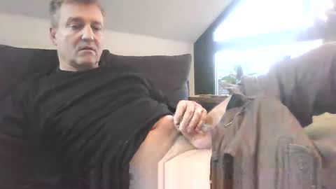 nobuddy online show from December 2024 01:06:02 PM