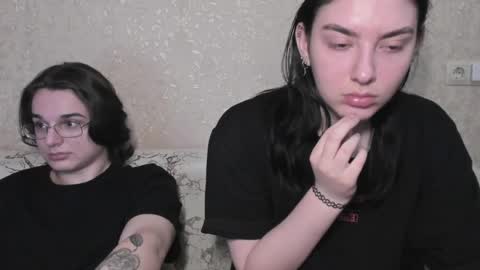 cute couple online show from April 2026 01:15:02 PM