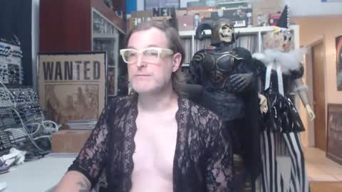 Muziknerd online show from October 2025 11:00:01 AM