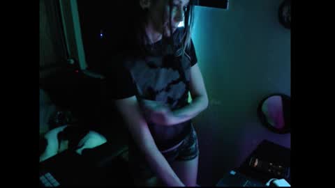 ghost mantis online show from November 2025 09:09:01 AM