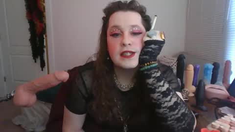 Snapshot of mxsissycharlotte chatting on November 2025 06:51:02 PM Mx Charlotte online show from November 2025 06:51:02 PM