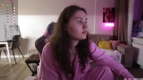 Snapshot of my_emmy chatting on September 2025 06:53:01 PM Emmy online show from September 2025 06:53:01 PM