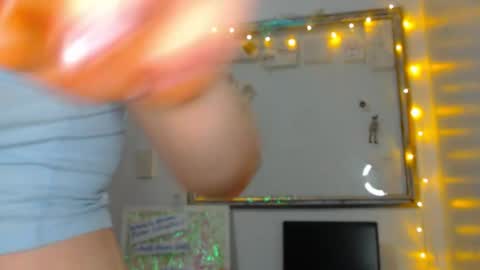     sara      i know you love me xoxox     online show from February 2026 08:54:02 AM