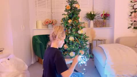 Mya-be Yours P online show from December 2024 10:52:02 PM