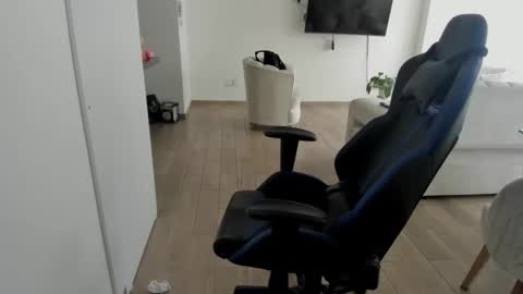 myboss_ online show from October 2025 05:55:02 PM