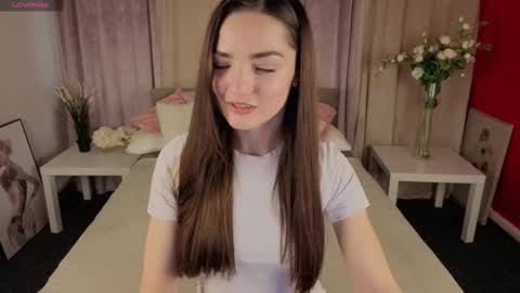 Snapshot of myellaluvs chatting on November 2025 03:00:01 PM Ella online show from November 2025 03:00:01 PM