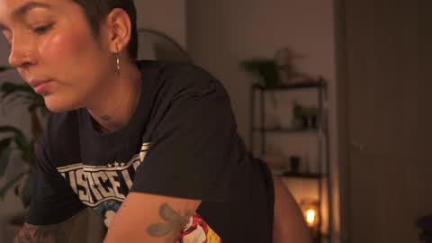 jacke BUNNY online show from April 2026 11:49:01 PM