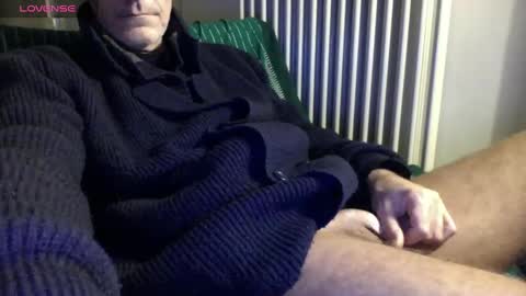Snapshot of mynakedbeach chatting on January 2025 04:22:01 PM Bi sexy guy lovense hush is on private is open or password show tip if you like. online show from January 2025 04:22:01 PM