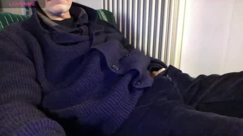 Snapshot of mynakedbeach chatting on January 2025 04:19:01 PM Bi sexy guy lovense hush is on private is open or password show tip if you like. online show from January 2025 04:19:01 PM