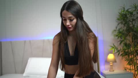 Miryam online show from February 2025 10:21:02 AM