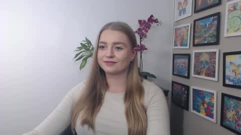 Erica online show from December 2024 04:17:01 PM