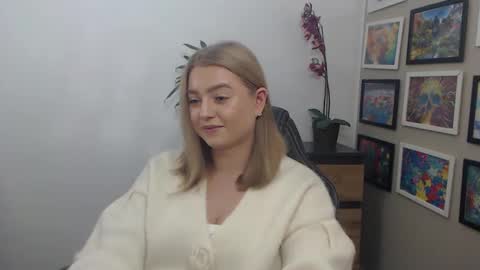 Erica online show from October 2025 07:22:01 AM