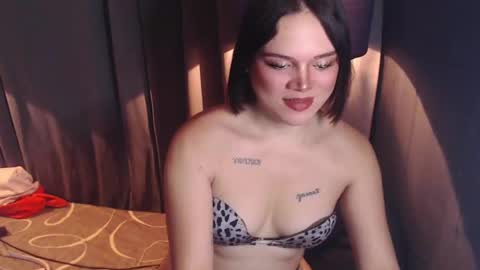 Snapshot of mysteryman_xxx chatting on February 2025 05:12:02 AM UR GIRL NEXTDOOR online show from February 2025 05:12:02 AM
