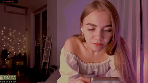 Snapshot of mysteryy_ chatting on December 2024 10:01:02 PM Michelle Endlessly love and support you here every night online show from December 2024 10:01:02 PM