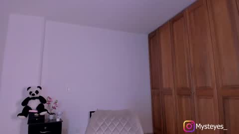 Snapshot of mysteyes chatting on February 2025 01:30:02 AM Elena online show from February 2025 01:30:02 AM