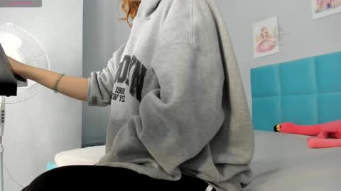 Chloe online show from September 2025 02:35:01 AM