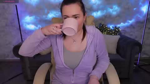 Snapshot of mysticlovee_ chatting on February 2025 07:39:02 AM L O V E online show from February 2025 07:39:02 AM