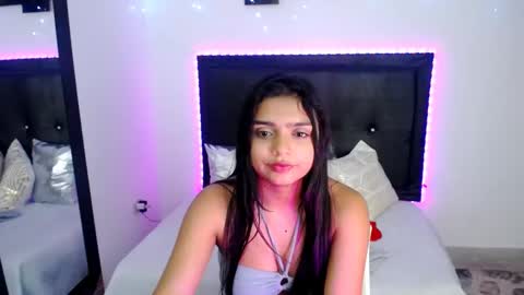 naahia__clark online show from December 2024 06:32:02 PM