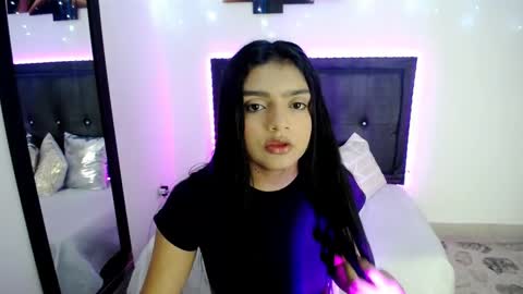 naahia__clark online show from December 2024 12:06:01 PM