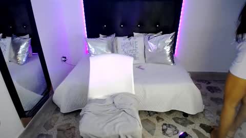 naahia__clark online show from December 2024 04:56:02 AM