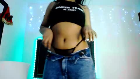 naahia__clark online show from December 2024 04:20:02 AM