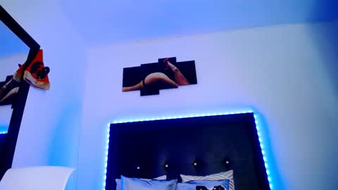 naahia__clark online show from December 2024 04:30:02 AM