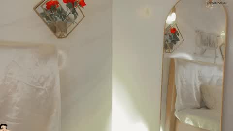 naamah_b online show from November 2025 02:09:02 PM