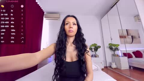 Nadia online show from November 2025 12:26:01 PM