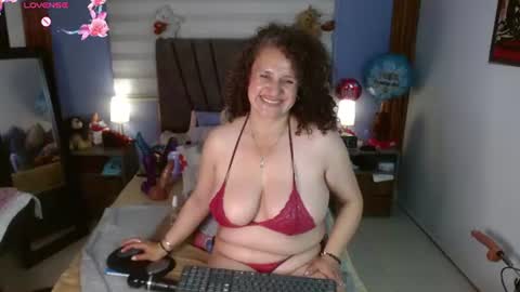 Snapshot of nadia_84 chatting on June 2026 07:22:02 PM nadia_84 online show from June 2026 07:22:02 PM