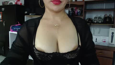 Nadia  online show from February 2025 07:29:02 AM