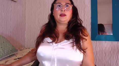 Nadia online show from September 2025 05:56:02 PM