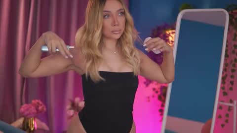 Snapshot of nadyablue chatting on February 2026 05:04:01 AM Nadia online show from February 2026 05:04:01 AM