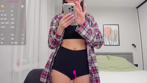 Snapshot of nadyayax chatting on February 2025 11:50:01 AM Nadya online show from February 2025 11:50:01 AM