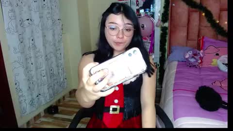nahia cute     only   online show from December 2024 07:33:01 PM