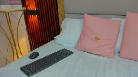 Snapshot of nahiaras_herz chatting on October 2025 01:00:01 PM N A H I online show from October 2025 01:00:01 PM