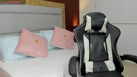 Snapshot of nahiaras_herz chatting on October 2025 12:17:02 PM N A H I online show from October 2025 12:17:02 PM