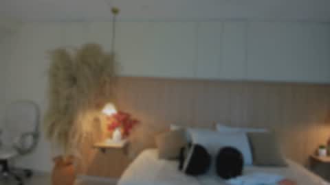 Snapshot of nahimithompson chatting on June 2026 07:15:01 PM Nahimi online show from June 2026 07:15:01 PM