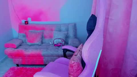 Nahome online show from February 2025 03:44:02 AM
