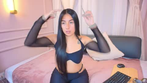 Nahomi online show from October 2025 08:20:02 PM