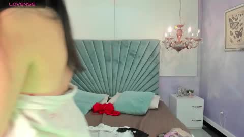 Snapshot of nahomi_wild chatting on December 2024 01:54:01 AM Nahomi online show from December 2024 01:54:01 AM