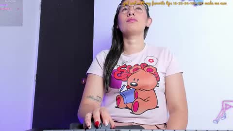 Nahomi  Carol online show from October 2025 09:15:01 PM