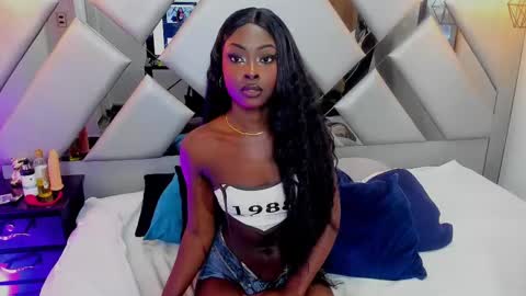 Nahomi  online show from February 2025 09:12:01 PM