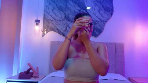 Snapshot of nahomiross chatting on February 2026 12:21:01 PM NahomiRoss online show from February 2026 12:21:01 PM