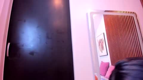 Nahomi online show from April 2026 12:00:02 PM