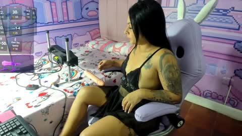nahomy online show from October 2025 11:40:01 AM