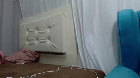 Snapshot of nahomy_larsen chatting on December 2024 05:22:01 PM Nahomy online show from December 2024 05:22:01 PM